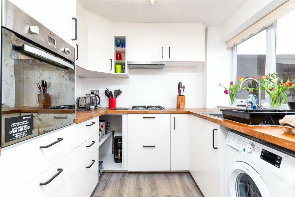 3 bedroom semidetached house for sale in Dale Park Avenue, Kilburn