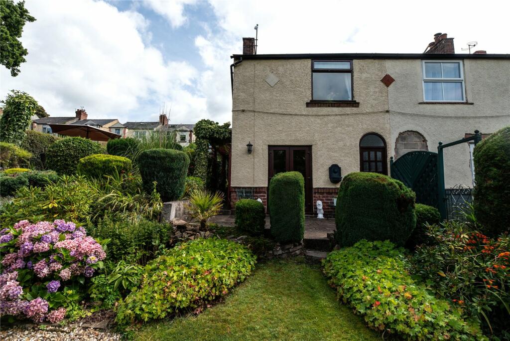 3 bedroom semidetached house for sale in Longlands Villas, Ambergate