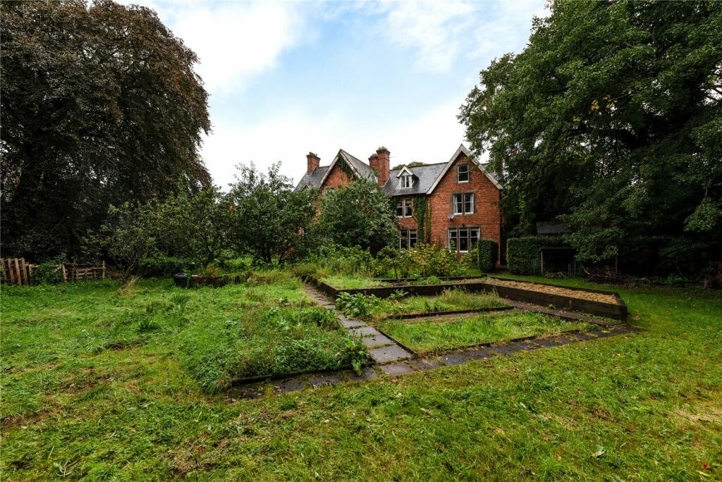 4 bedroom semidetached house for sale in Canterbury Road, Wirksworth