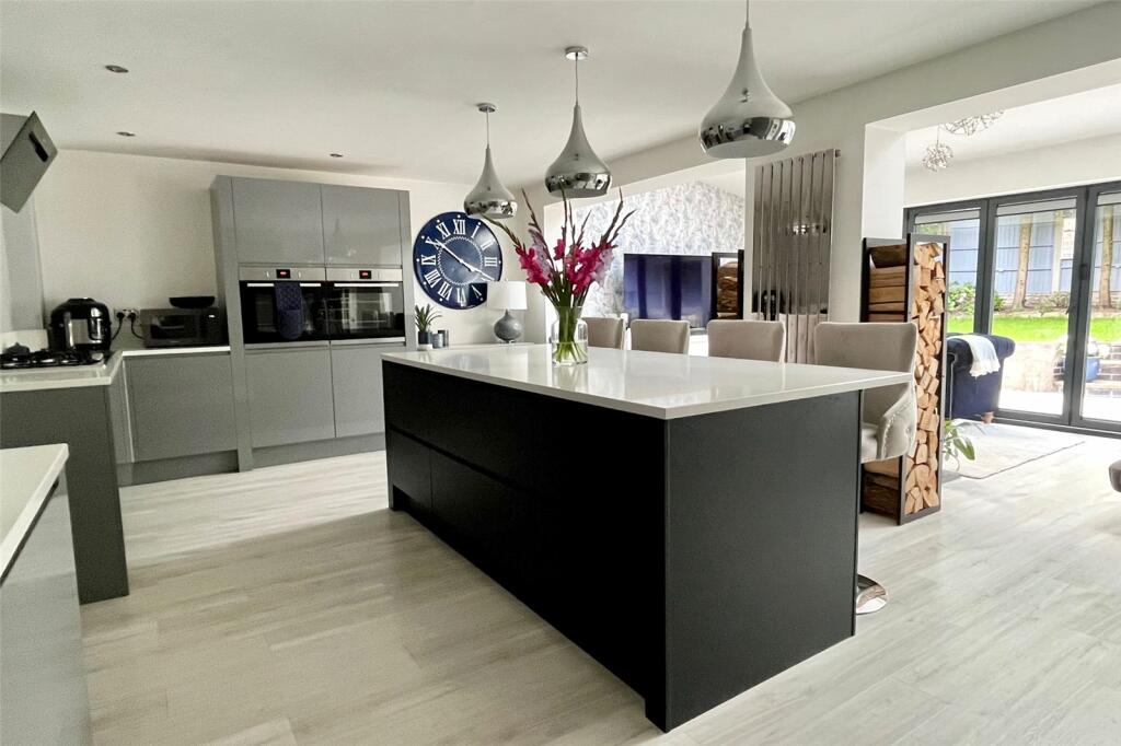 4 bedroom detached house for sale in Beeley Close, Belper, Derbyshire, DE56