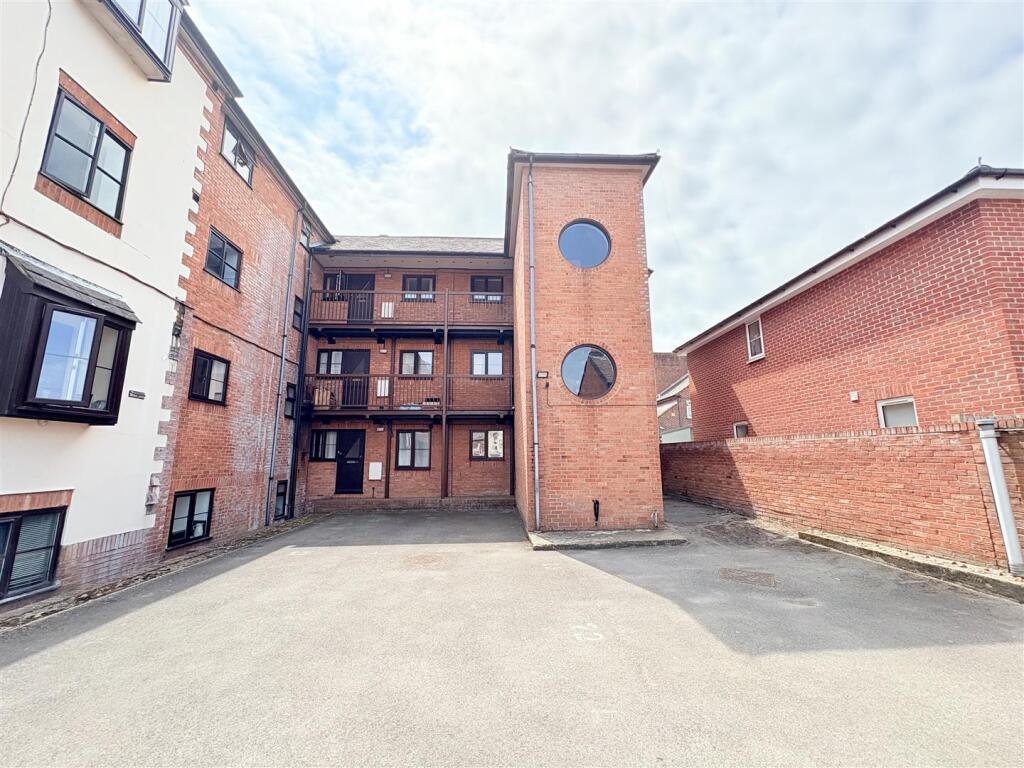 Main image of property: Inverness Road, Gosport