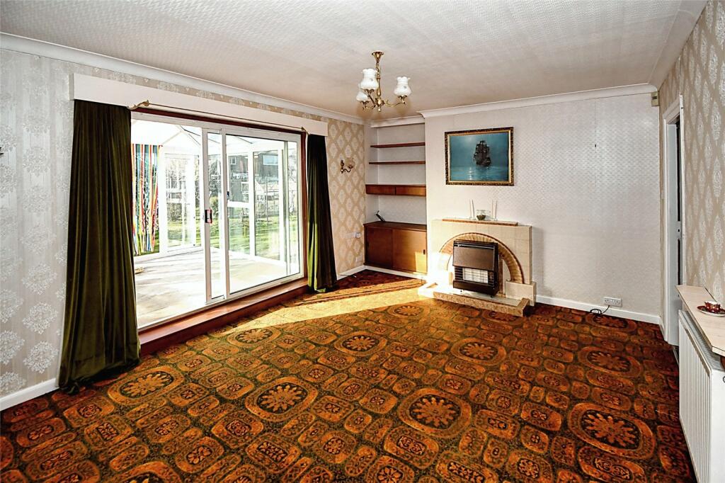 3 bedroom bungalow for sale in Grantham Road, Bracebridge Heath