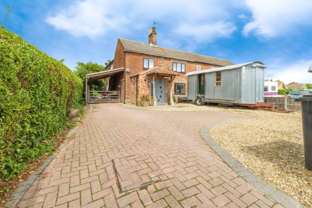 Main image of property: Lincoln Road, Fenton, Lincoln, Lincolnshire,, LN1