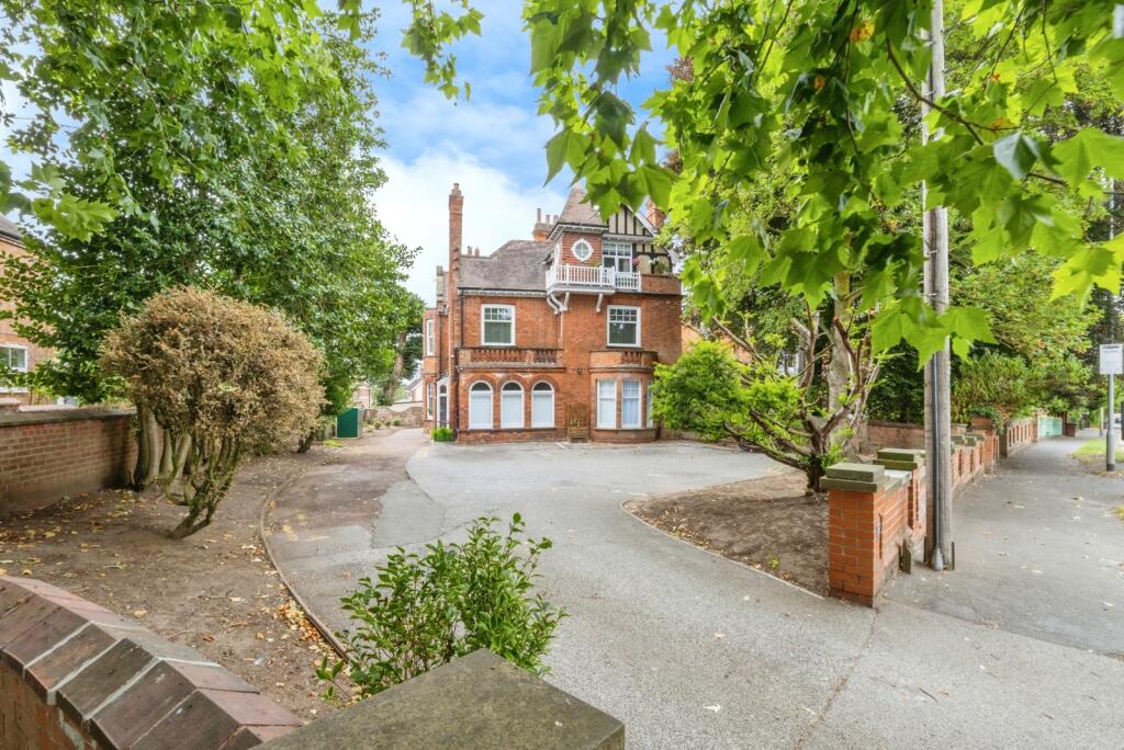 Main image of property: Cross O'Cliff Hill, Lincoln, Lincolnshire, LN5