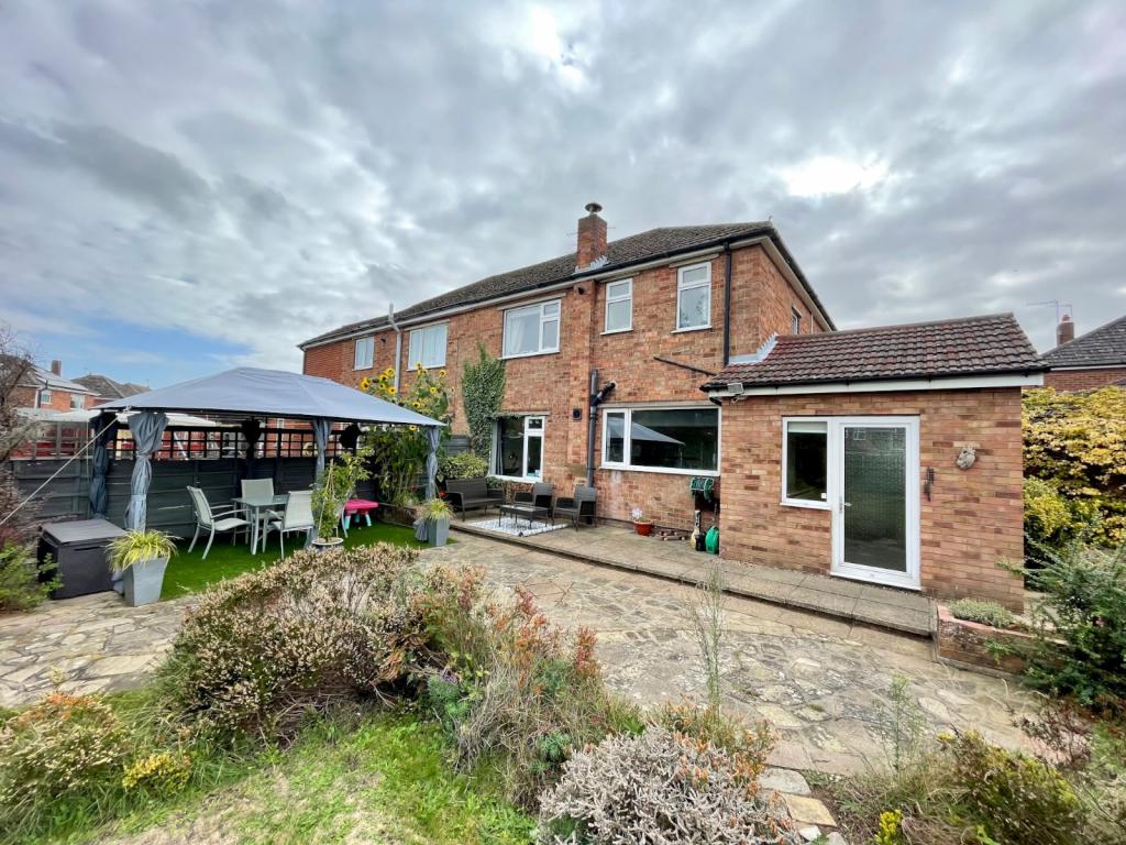 3 bedroom semidetached house for sale in Selby Close, North Hykeham