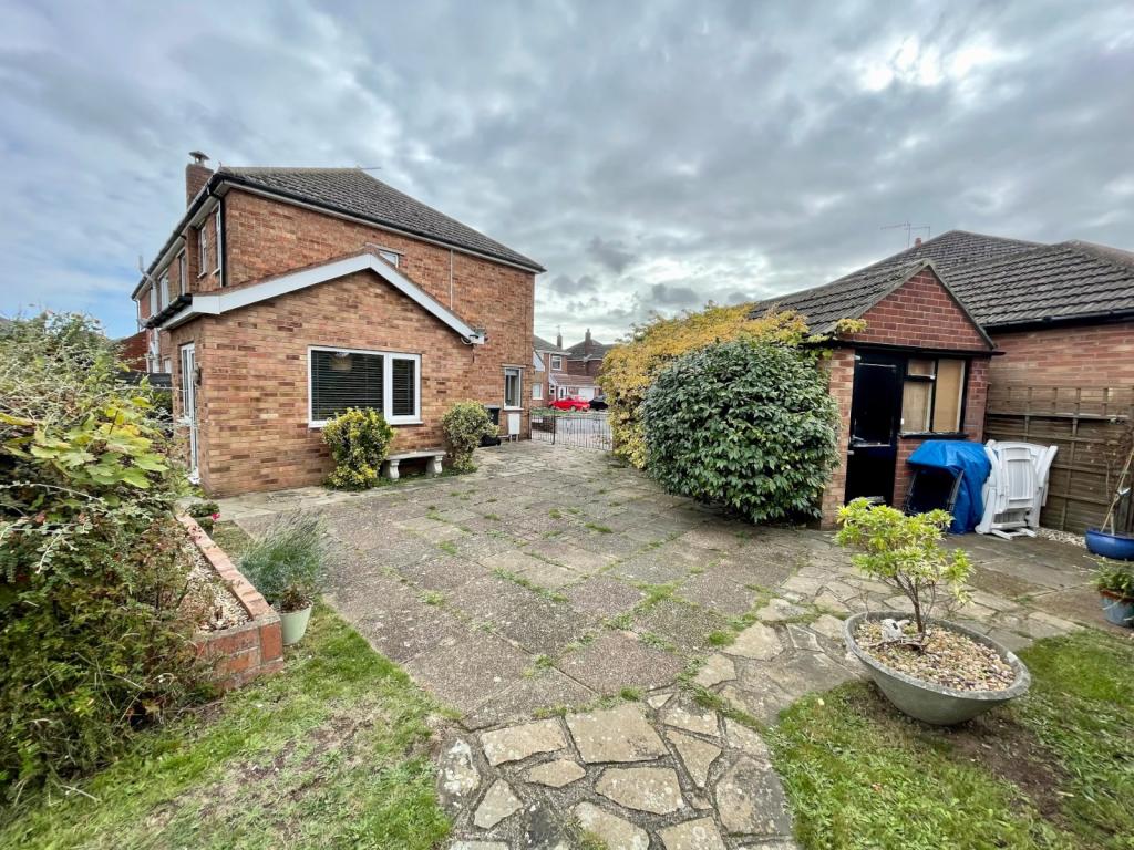 3 bedroom semidetached house for sale in Selby Close, North Hykeham