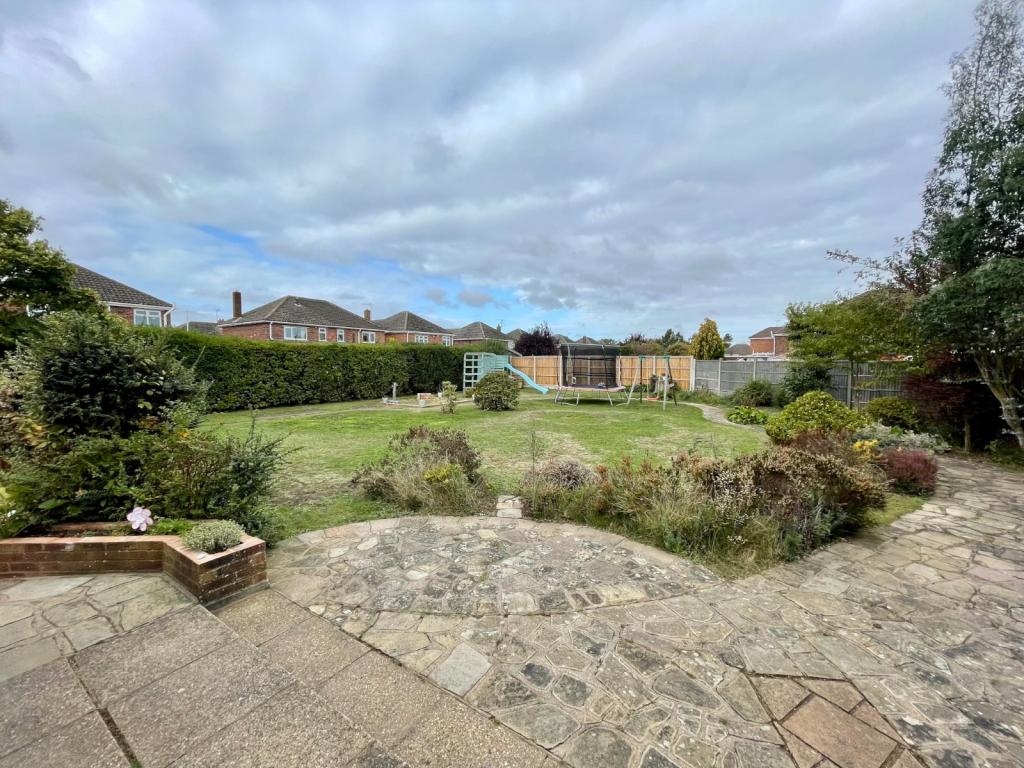 3 bedroom semidetached house for sale in Selby Close, North Hykeham