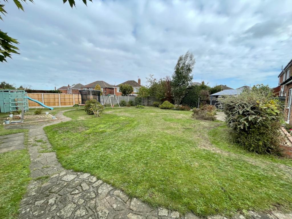 3 bedroom semidetached house for sale in Selby Close, North Hykeham