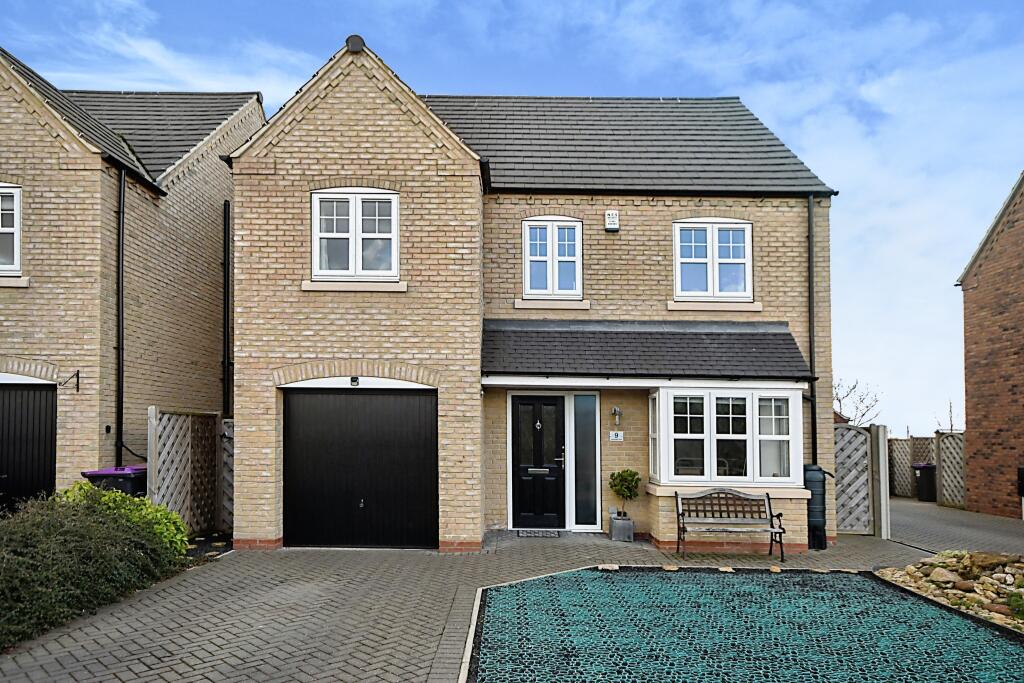4 bedroom detached house for sale in Loweswater Close, Waddington