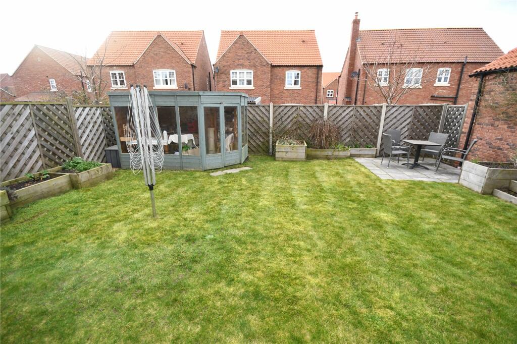 4 bedroom detached house for sale in Loweswater Close, Waddington