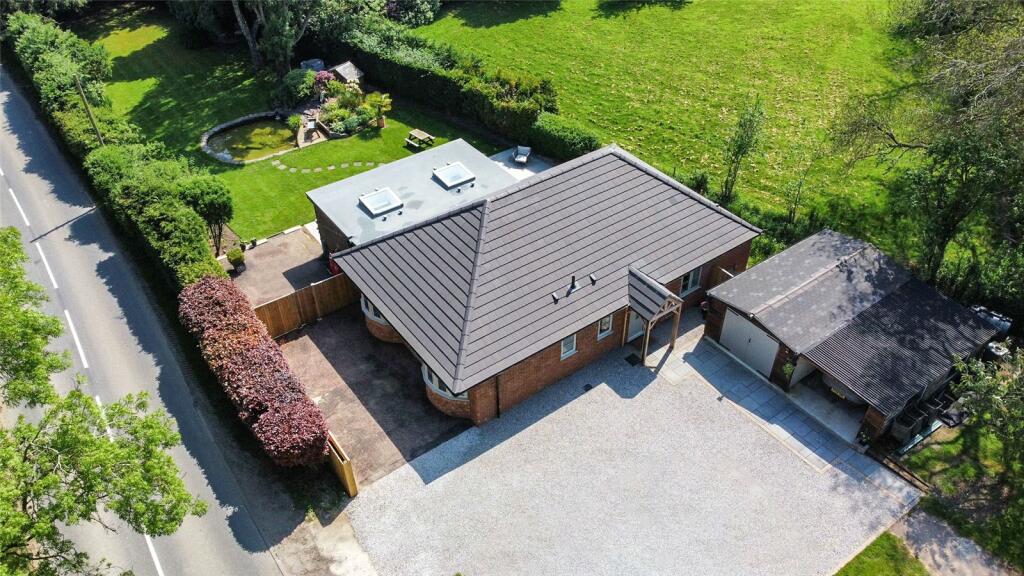 3 bedroom bungalow for sale in Haddington, Lincoln, Lincolnshire, LN5