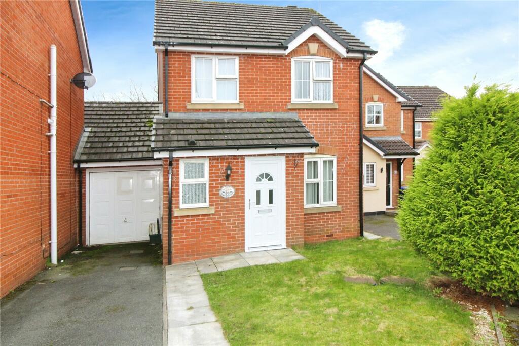 3 bedroom detached house for sale in Park View Close, Blurton, Stoke On Trent, Staffordshire, ST3