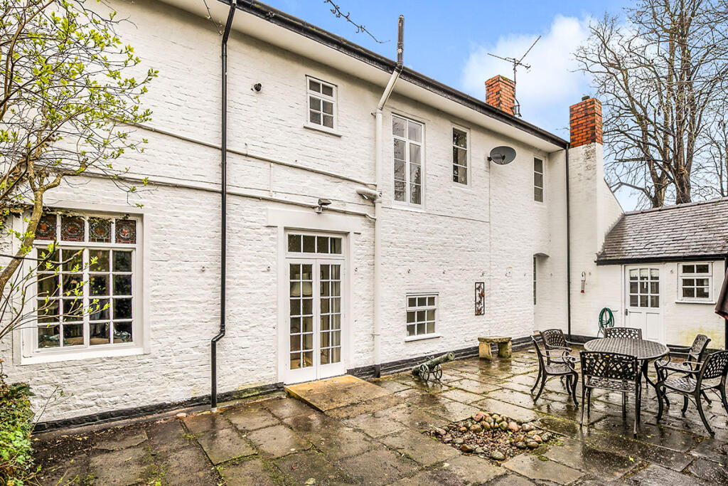 4 bedroom detached house for sale in Welsh Walls, Oswestry, Shropshire, SY11