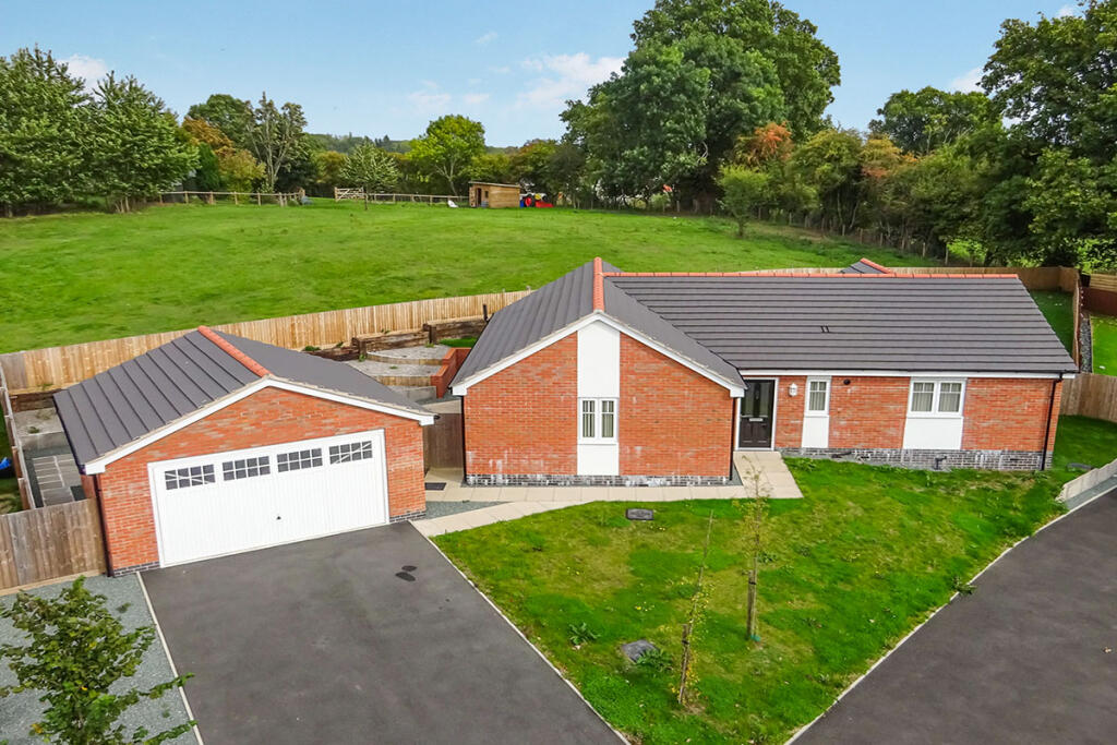 3 bedroom bungalow for sale in Weavers Rise, Chirk Bank, Wrexham