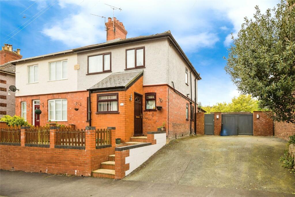2 bedroom semidetached house for sale in Vyrnwy Road, Oswestry
