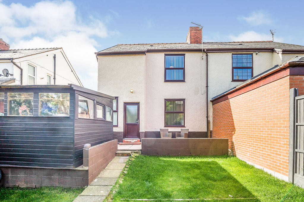 3 bedroom semidetached house for sale in Cambrian Drive, Oswestry, Shropshire, SY11