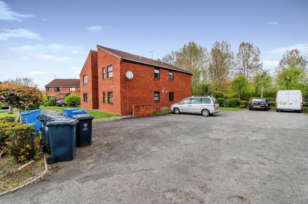 1 bedroom flat for sale in Jedburgh Avenue, Wolverhampton