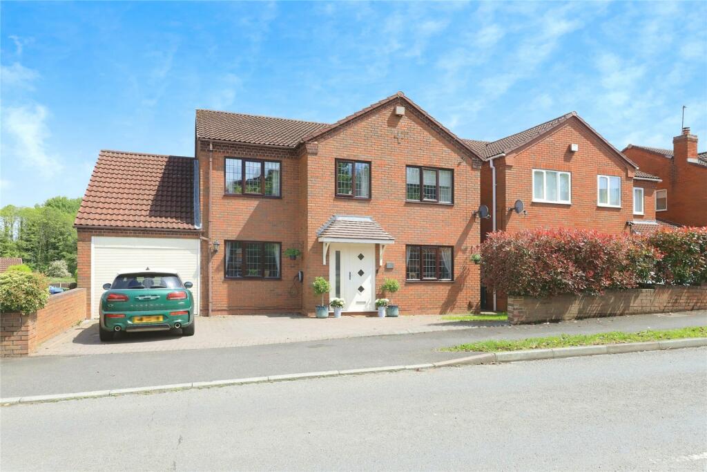 4 bedroom detached house for sale in Bilbrook Road, Codsall, Wolverhampton, Staffordshire, WV8