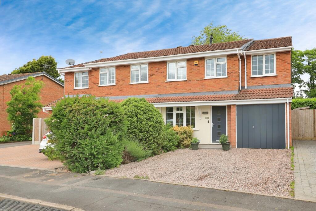 Main image of property: Ennerdale Drive, Perton, Wolverhampton, Staffordshire, WV6