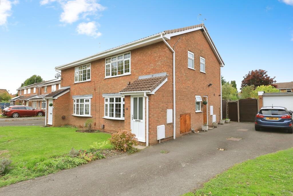Main image of property: Worcester Grove, Perton, Wolverhampton, Staffordshire, WV6
