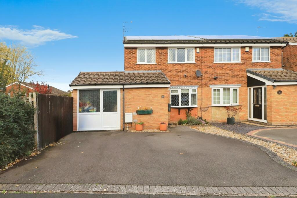 Main image of property: Epsom Close, Perton, Wolverhampton, Staffordshire, WV6