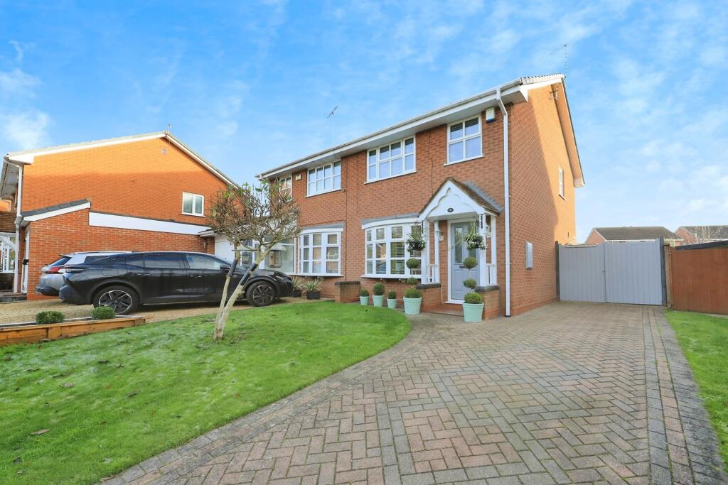 Main image of property: Fowler Close, Perton, Wolverhampton, Staffordshire, WV6