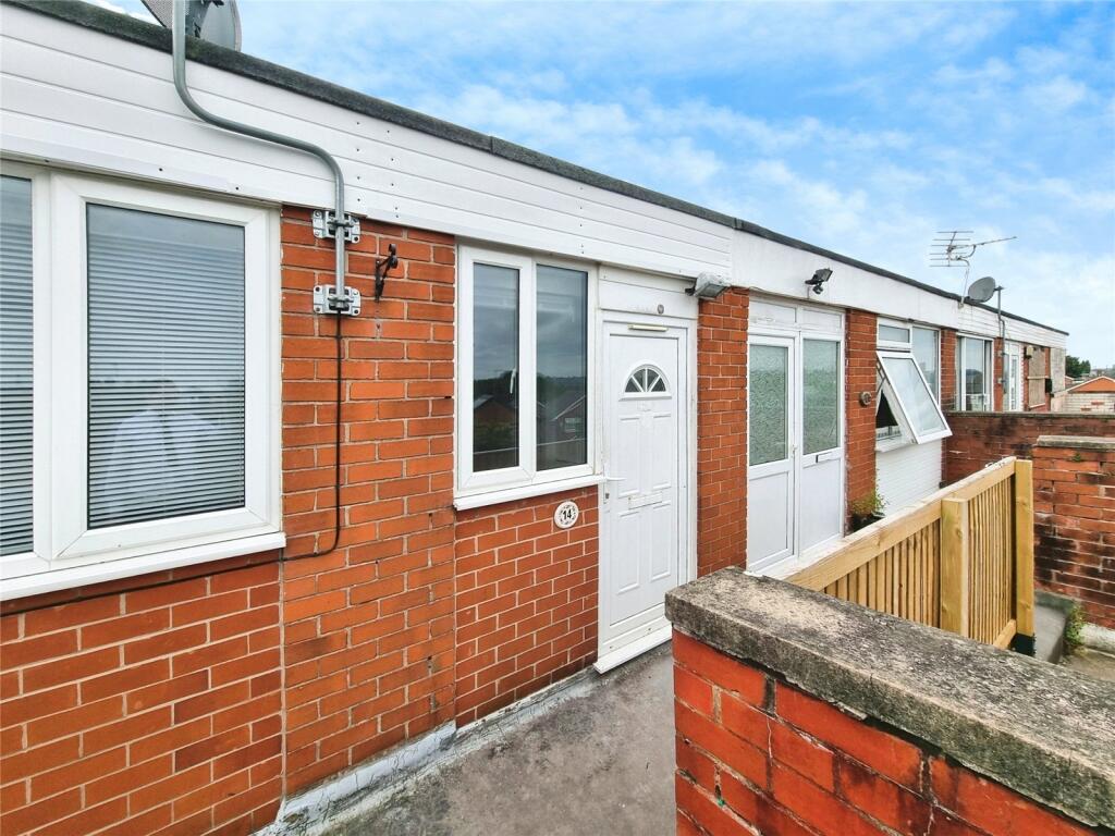 2 bedroom flat for sale in Southall Way, Eaton Park, StokeonTrent