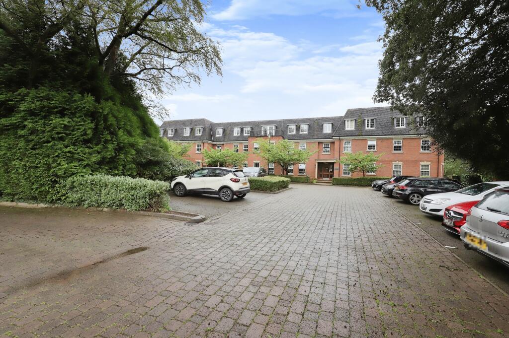 1 bedroom flat for sale in Castlecroft Road, Wolverhampton