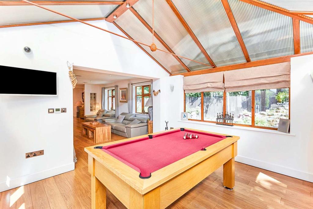 5 bedroom detached house for sale in Court Farm Lane, Branston, Burton