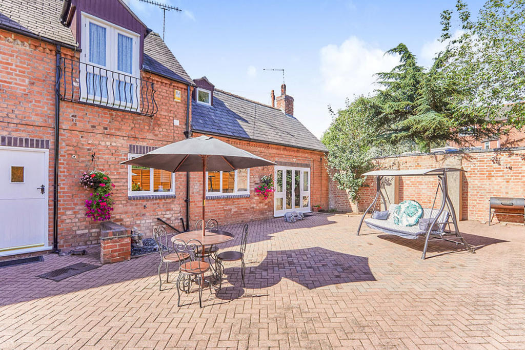 4 bedroom detached house for sale in Alexandra Road, BurtononTrent