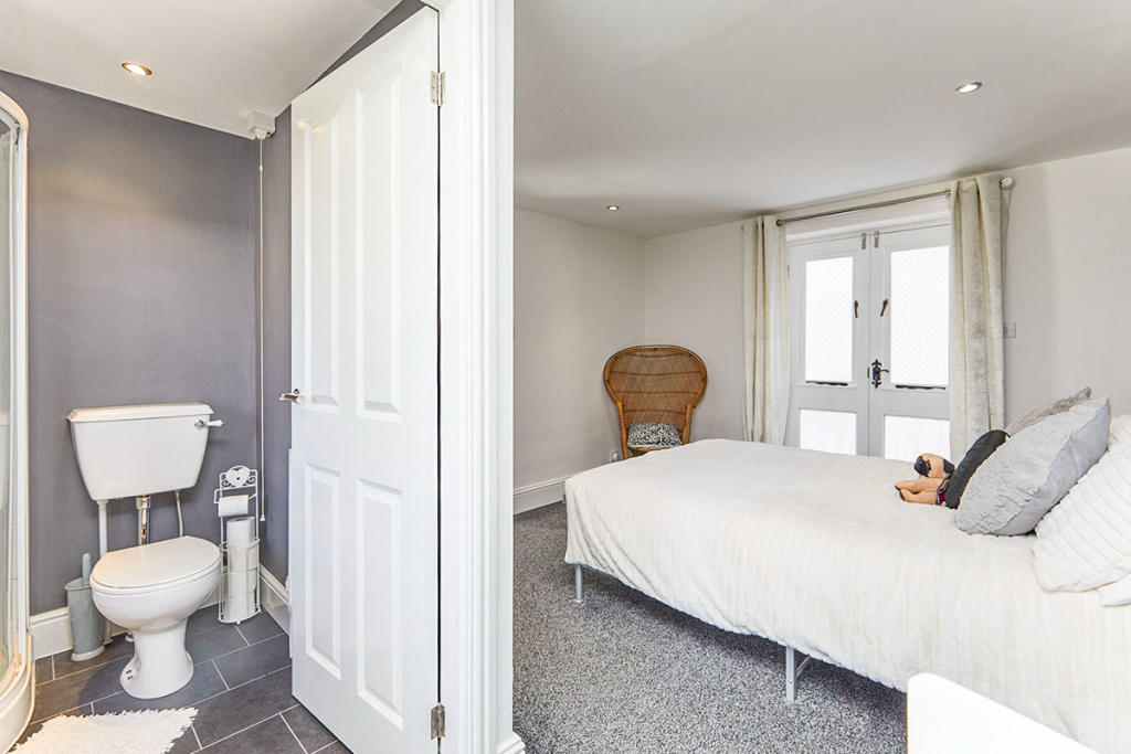 4 bedroom detached house for sale in Alexandra Road, BurtononTrent