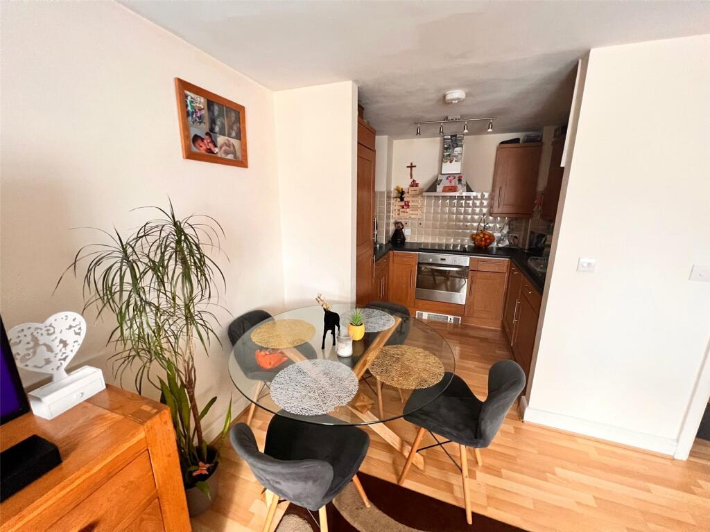 2 bedroom flat for sale in Curzon Street, BurtononTrent