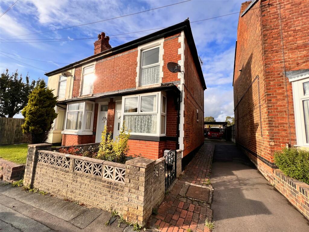 2 bedroom end of terrace house for sale in Heath Road, BurtononTrent