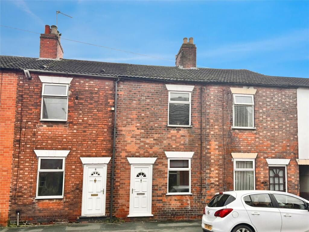 2 bedroom terraced house for sale in Dallow Street, BurtononTrent