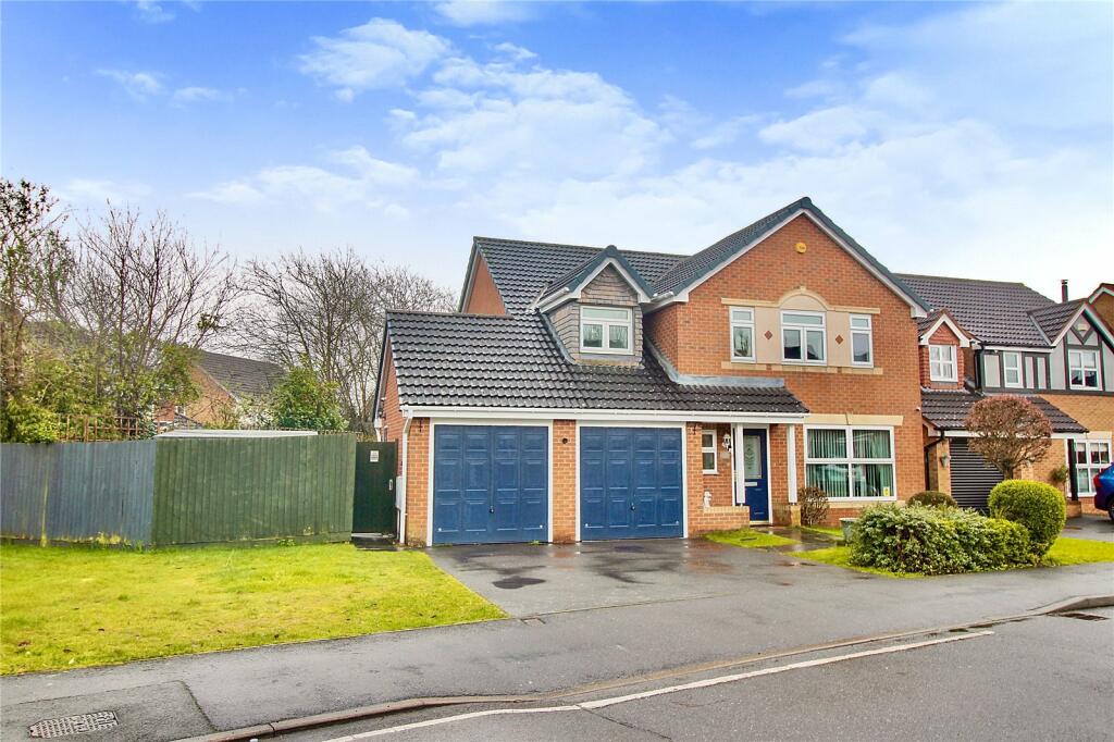 5 bedroom detached house for sale in Long Lane, Coalville