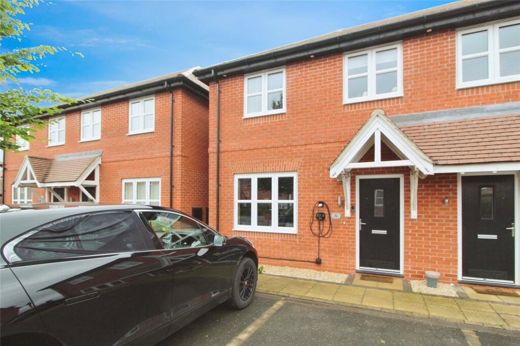 Main image of property: De Herle Lane, Hugglescote, Coalville, Leicestershire, LE67