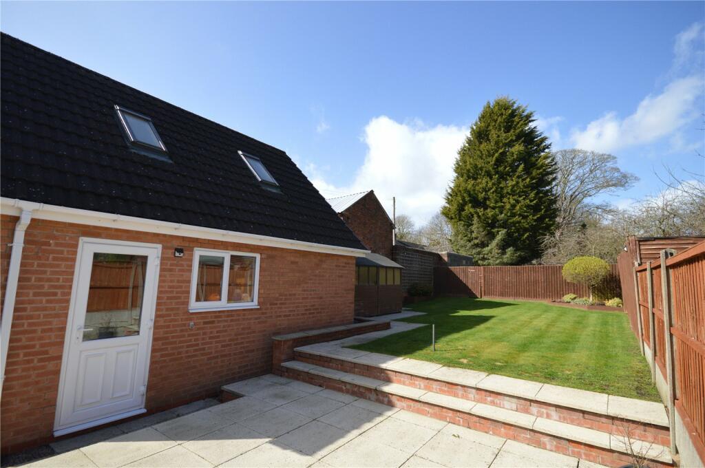 4 bedroom bungalow for sale in Rose Tree Lane, Newhall, Swadlincote