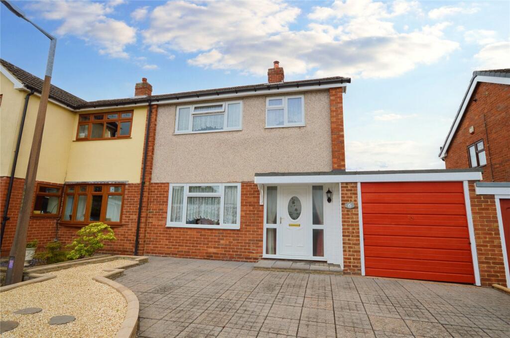 3 bedroom semidetached house for sale in Chesterfield Drive, Linton, Swadlincote, Derbyshire, DE12