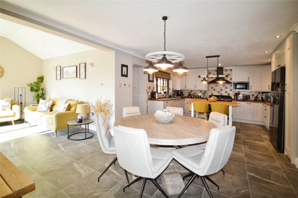 4 bedroom bungalow for sale in Meynell Street, Church Gresley