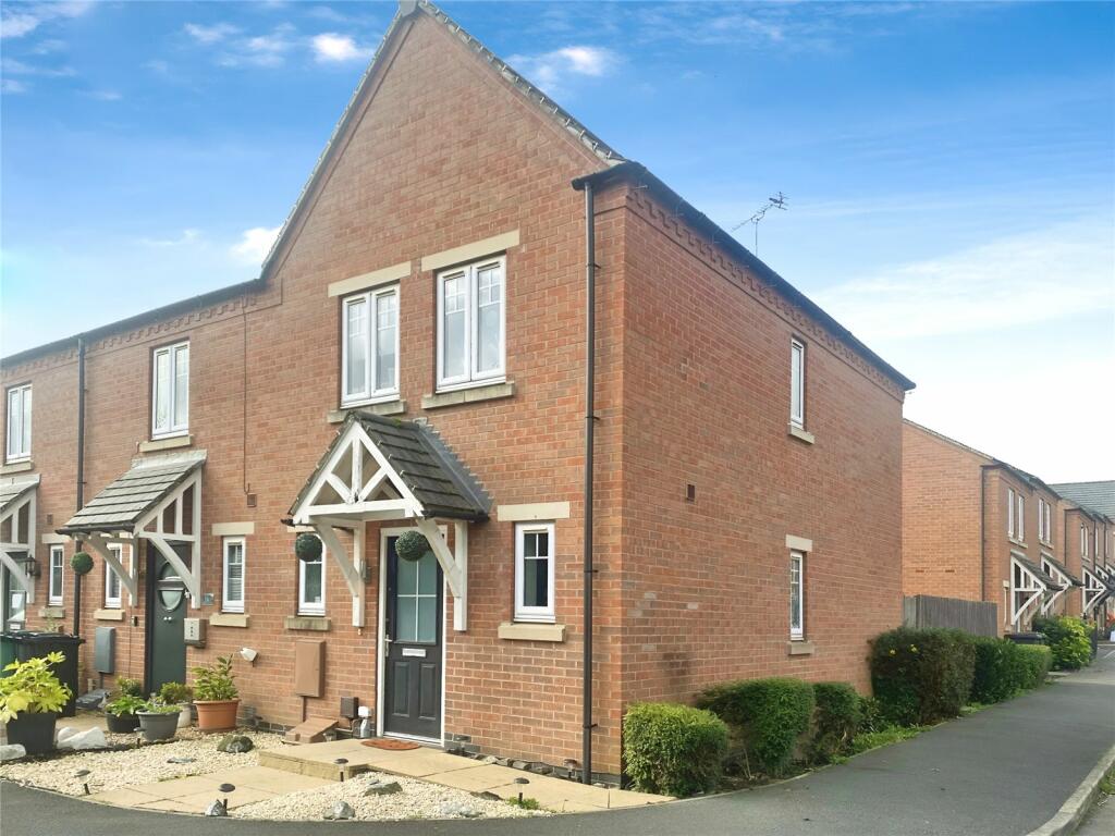 3 bedroom end of terrace house for sale in Merton Close, Church Gresley