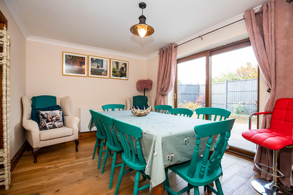 6 bedroom semidetached house for sale in Weston Lane, Bulkington, Bedworth, Warwickshire, CV12