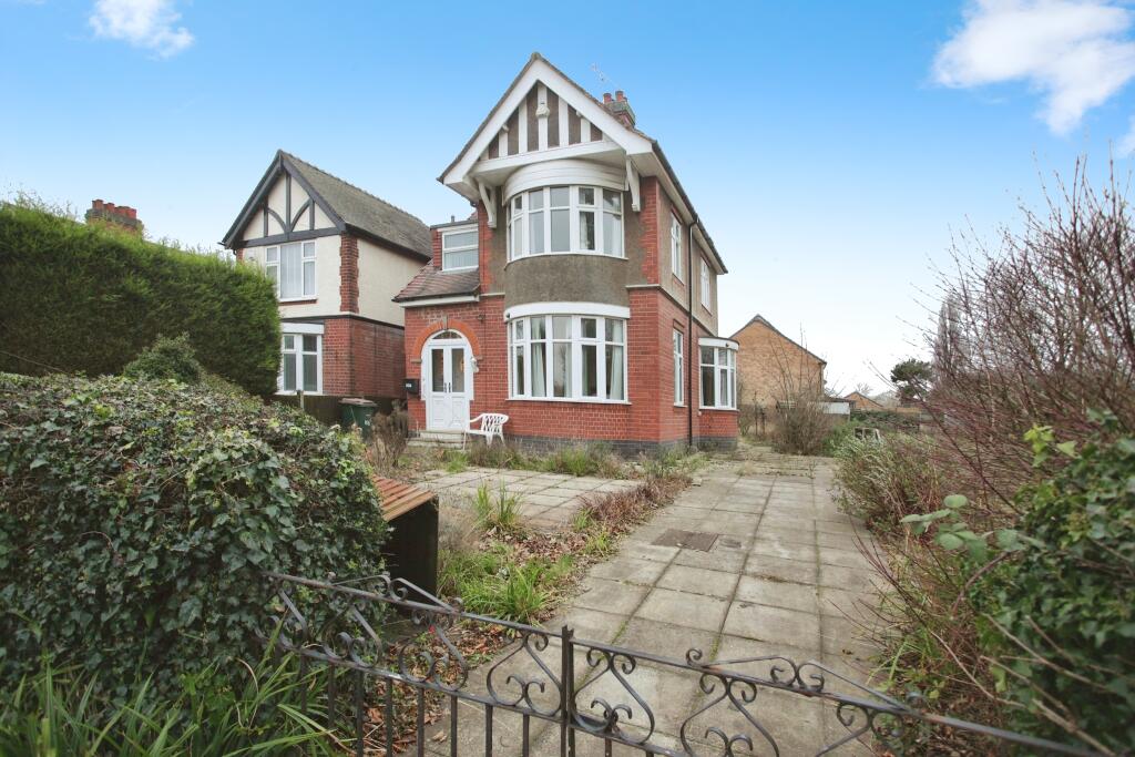 3 bedroom detached house for sale in Wilsons Lane, Longford, Coventry