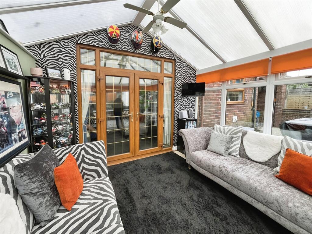 Additional property image - Rye Piece Ringway, Bedworth, Warwickshire, CV12