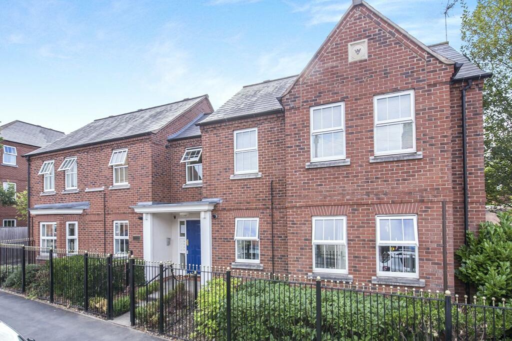 2 bedroom flat for sale in Factory Road, Hinckley, Leicestershire, LE10