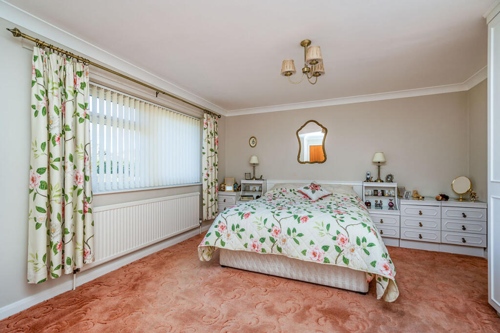 4 bedroom detached house for sale in Salisbury Road, Burbage, Hinckley