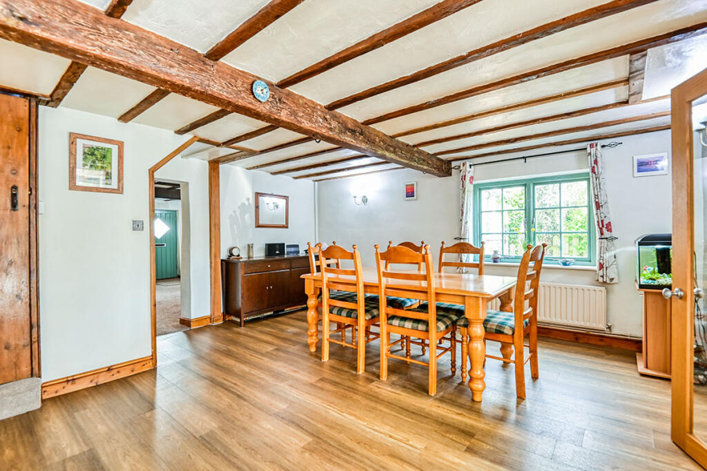 5 bedroom end of terrace house for sale in Main Street, Cadeby