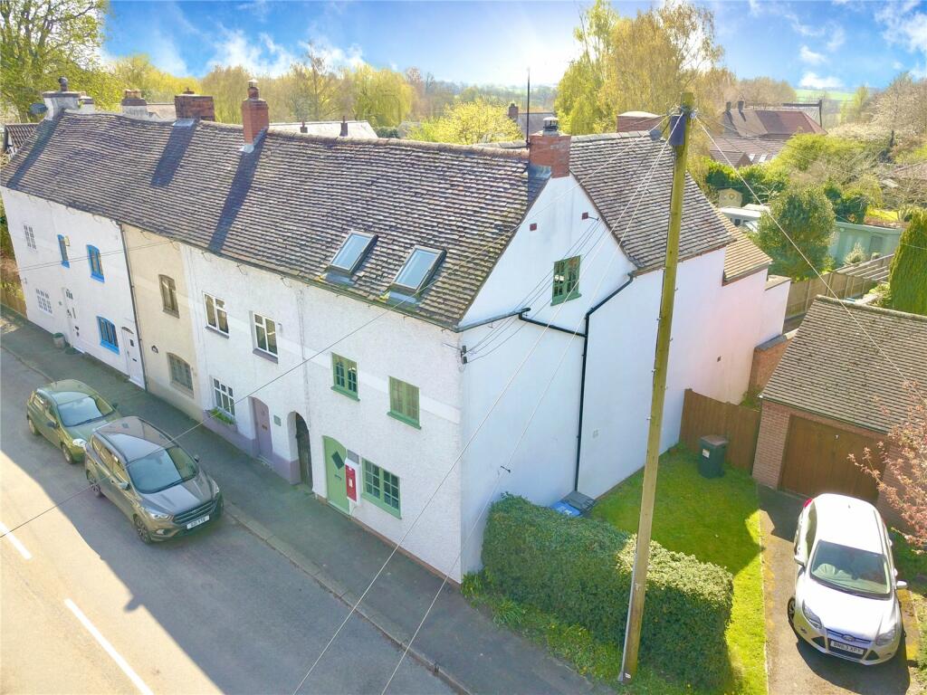 5 bedroom end of terrace house for sale in Main Street, Cadeby