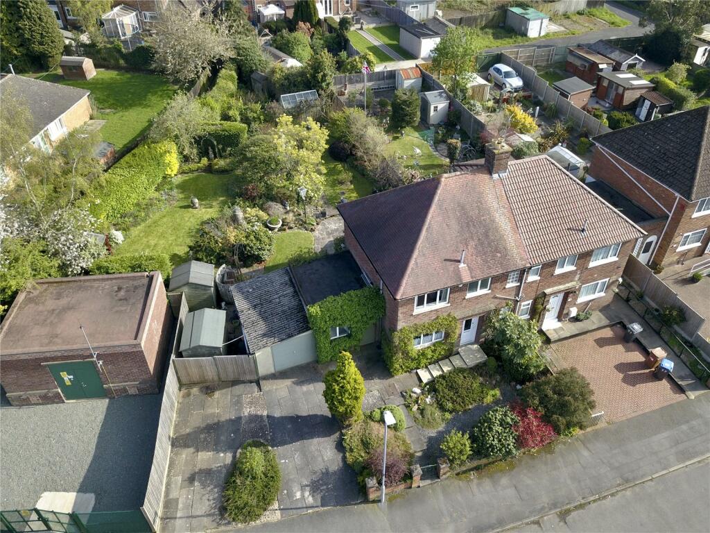 3 bedroom semidetached house for sale in Queensway, Barwell, Leicester