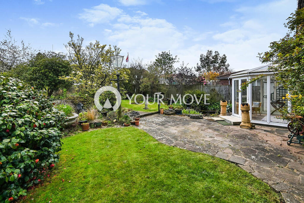 3 bedroom semidetached house for sale in Queensway, Barwell, Leicester