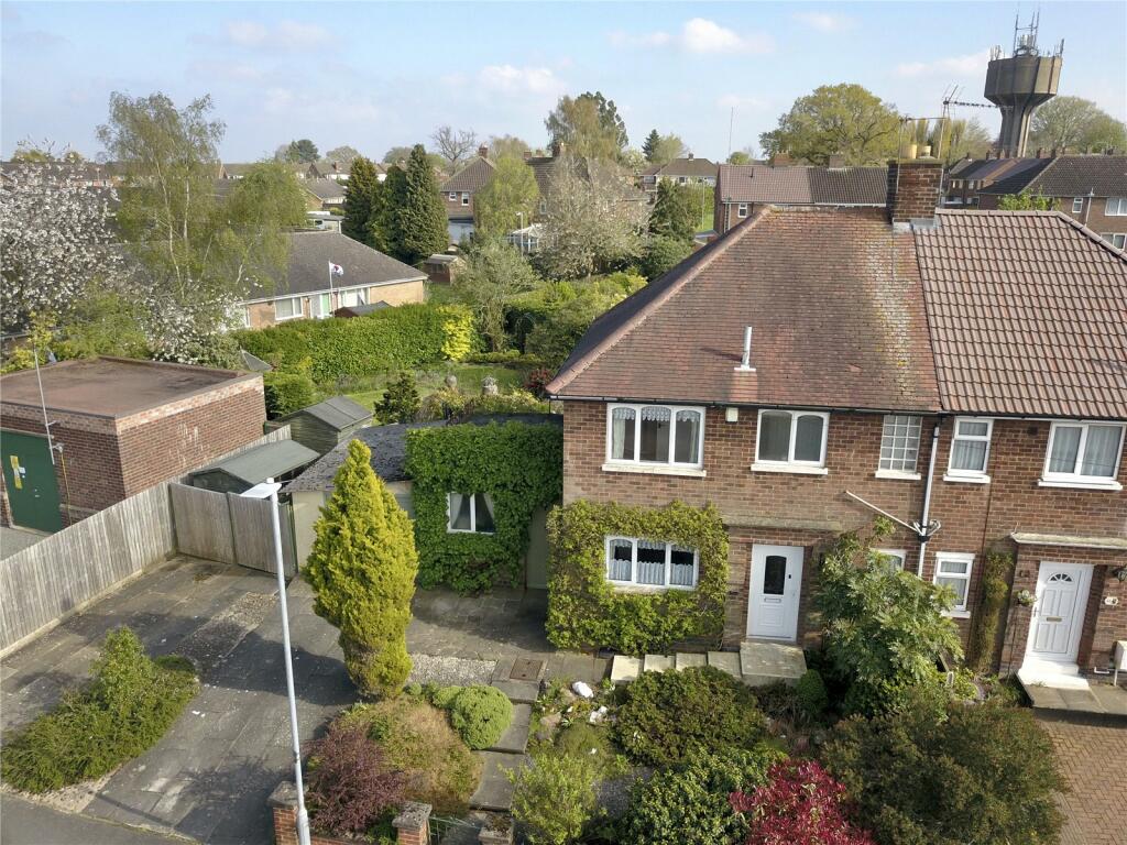 3 bedroom semidetached house for sale in Queensway, Barwell, Leicester